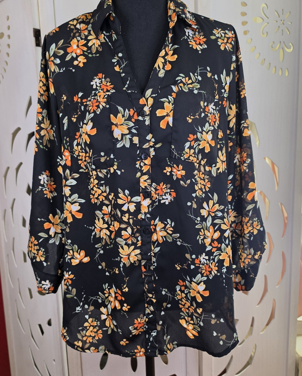 B Wear Women's Black & Orange Sheer Floral V-Neck Button Down Blouse Size Large